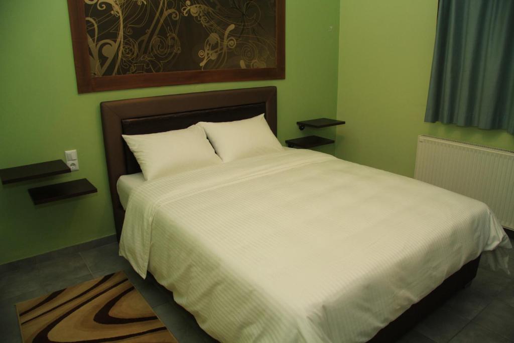 Aphrodite Keramoti  Phòng bức ảnh